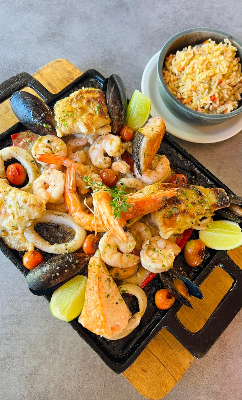 Parrillada de Mariscos y Pescado
